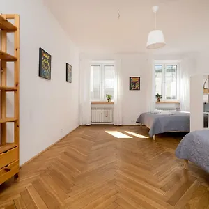 Royal Route For 10 People , Warsaw Poland